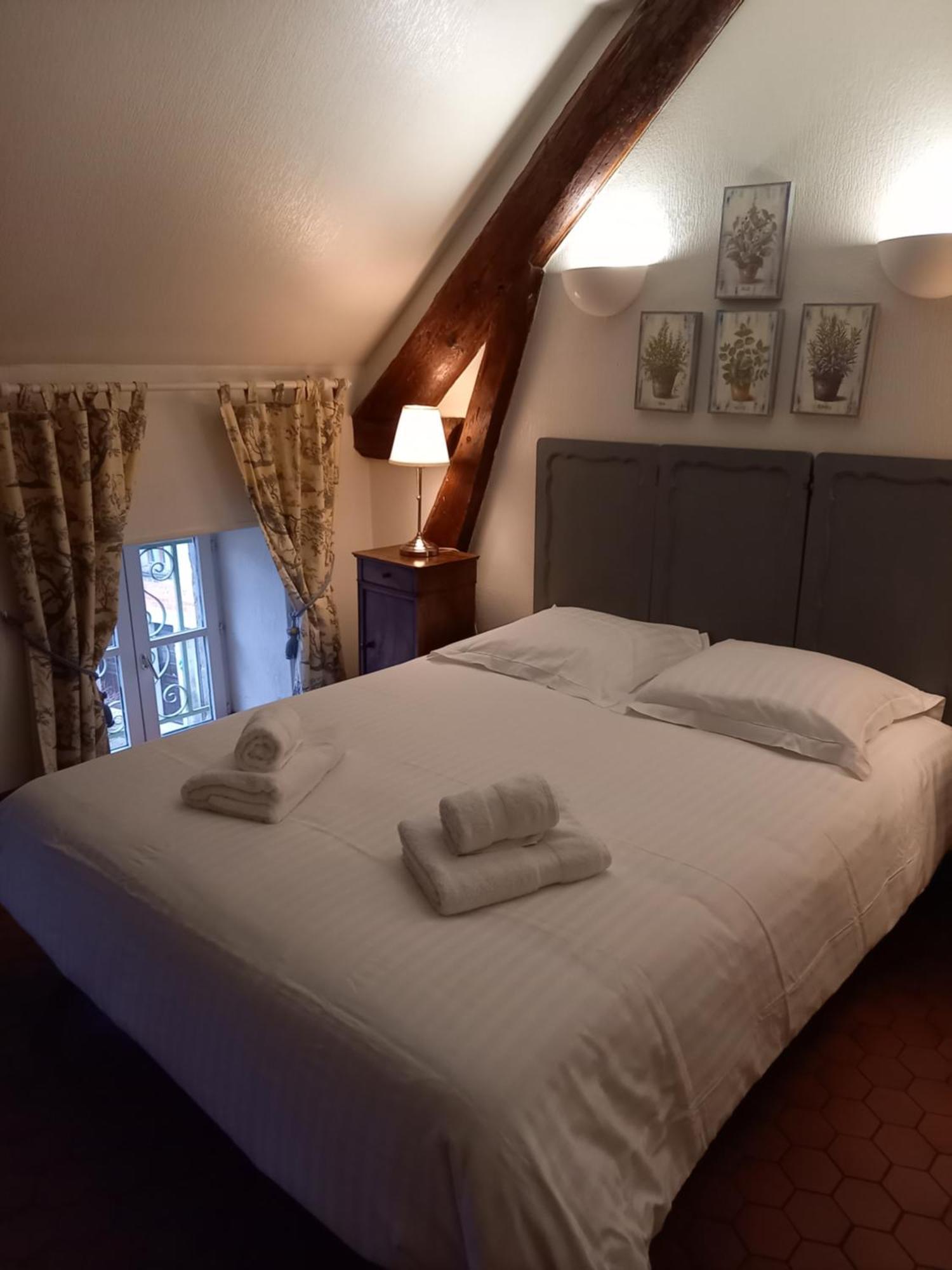 Hotel De La Halle Nolay  Dış mekan fotoğraf