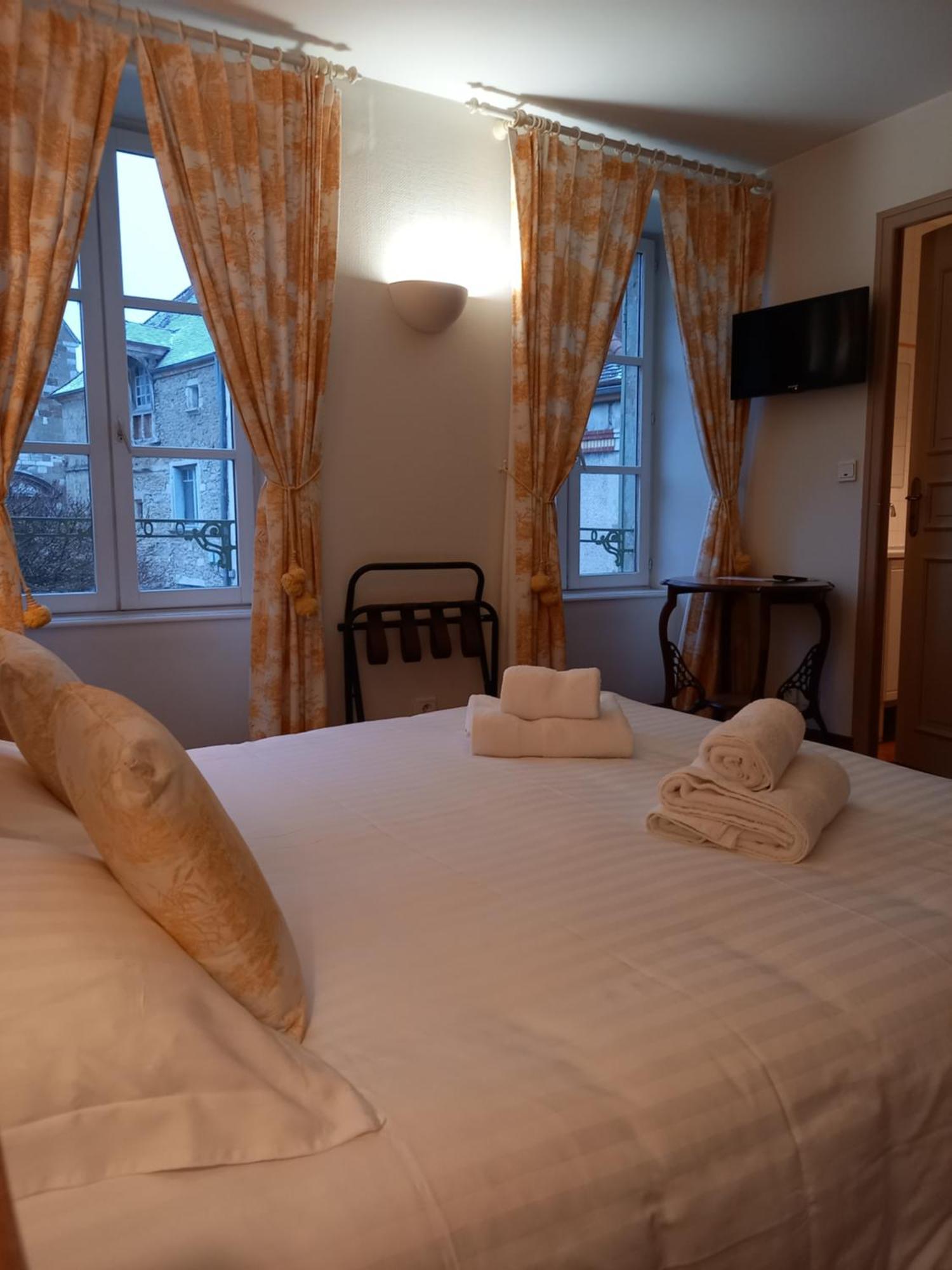 Hotel De La Halle Nolay  Dış mekan fotoğraf