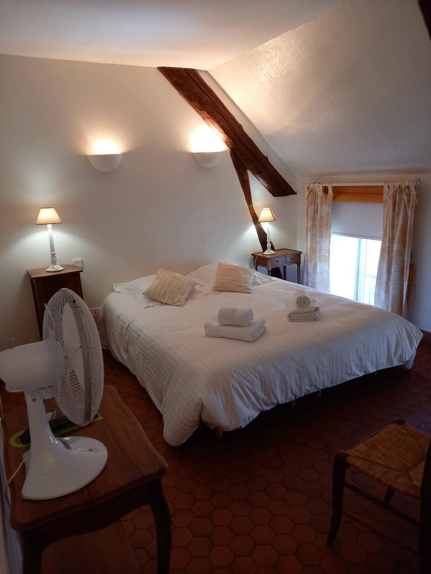 Hotel De La Halle Nolay  Oda fotoğraf