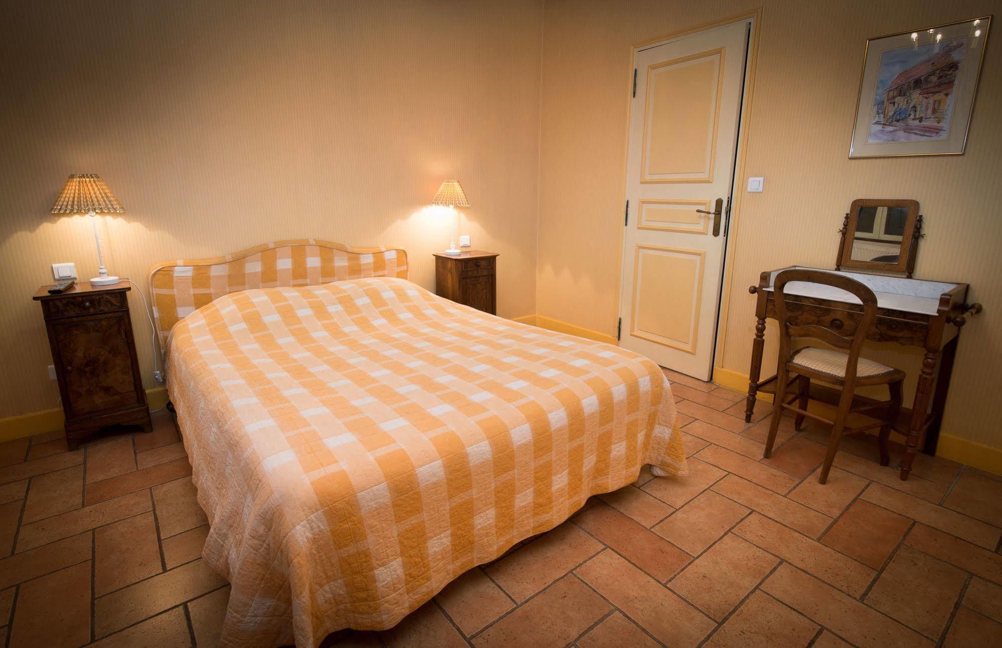Hotel De La Halle Nolay  Dış mekan fotoğraf